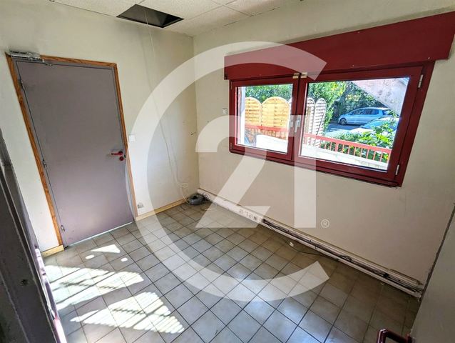 Local commercial à louer - 175.0 m2 - 07 - Ardeche