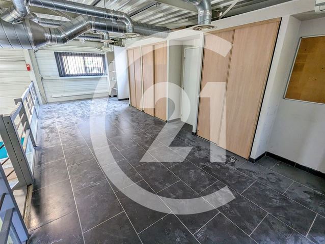 Local commercial à louer - 160.0 m2 - 26 - Drome