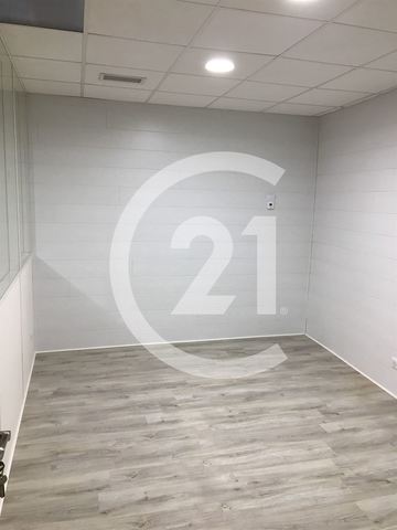 Agrandir la photo Local commercial à louer - 145.0 m2 - 26 - Drome