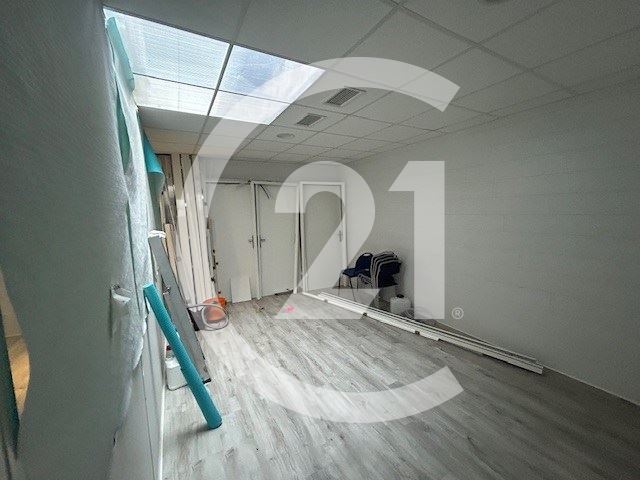 Agrandir la photo Local commercial à louer - 145.0 m2 - 26 - Drome