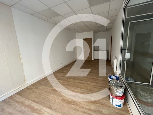 Local commercial à louer - 24.0 m2 - 26 - Drome