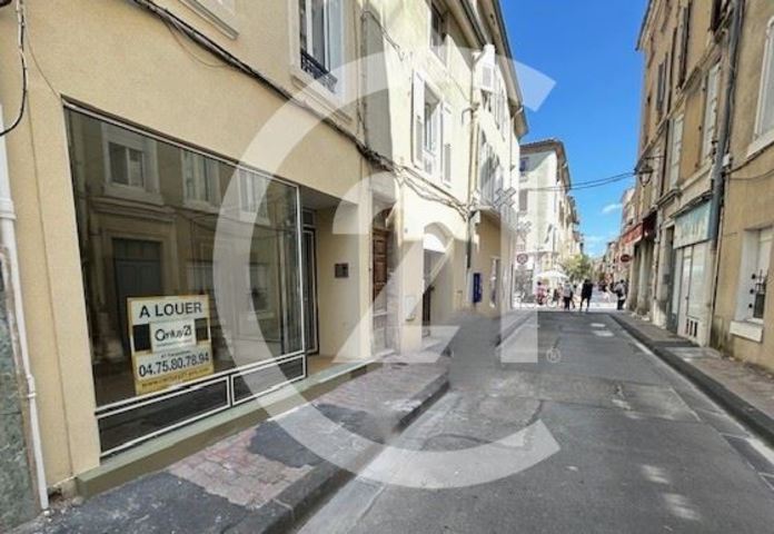 Local commercial à louer - 24.0 m2 - 26 - Drome
