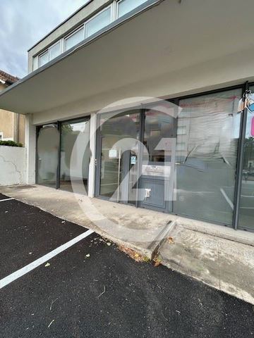 Local commercial à louer - 350.0 m2 - 26 - Drome