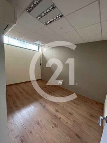 Local commercial à louer - 350.0 m2 - 26 - Drome