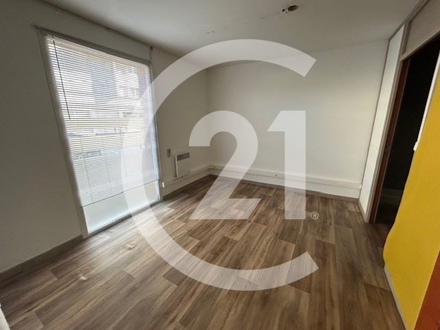 Local commercial à louer - 51.0 m2 - 26 - Drome