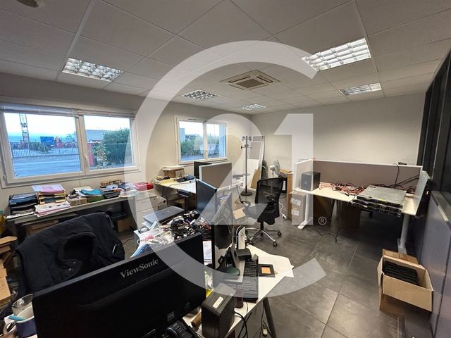 Local commercial à louer - 500.0 m2 - 26 - Drome