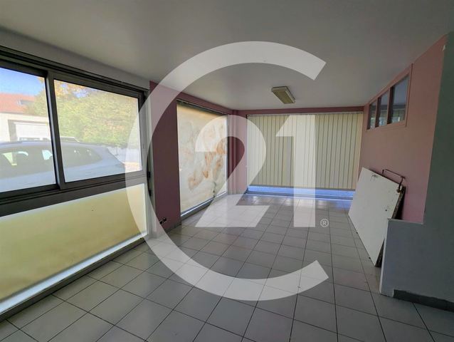 Local commercial à louer - 60.0 m2 - 26 - Drome