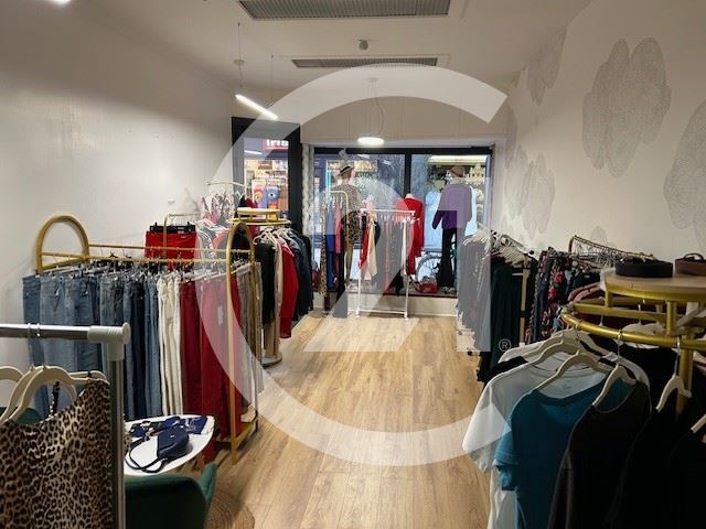 Local commercial à louer - 65.0 m2 - 26 - Drome