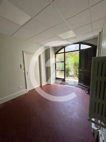 Local commercial à louer - 42.0 m2 - 26 - Drome