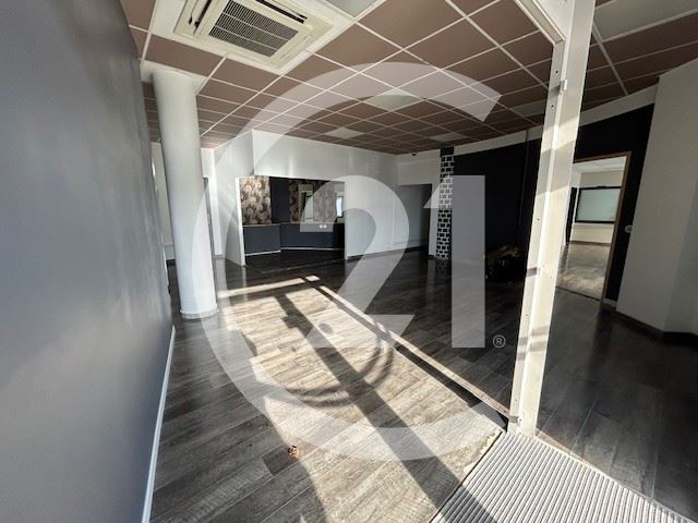 Local commercial à louer - 150.0 m2 - 07 - Ardeche