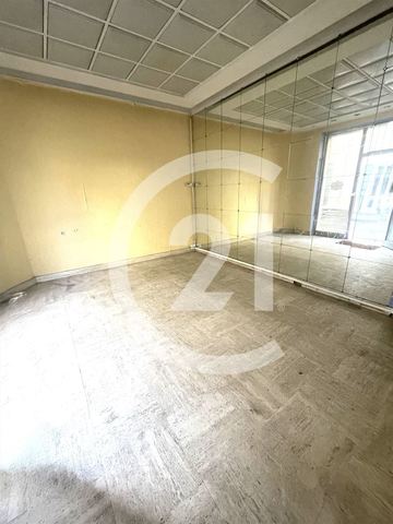 Local commercial à louer - 40.0 m2 - 26 - Drome