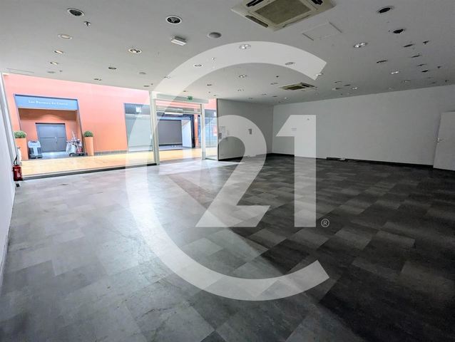 Local commercial à louer - 144.0 m2 - 26 - Drome