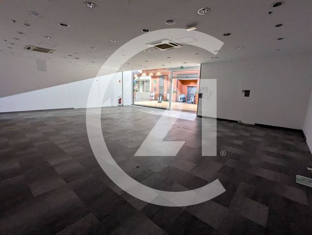 Local commercial à louer - 144.0 m2 - 26 - Drome