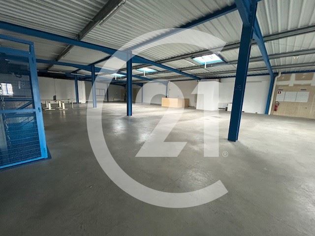 Local commercial à louer - 1500.0 m2 - 38 - Isere