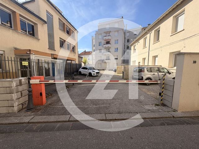Local commercial à louer - 230.0 m2 - 26 - Drome