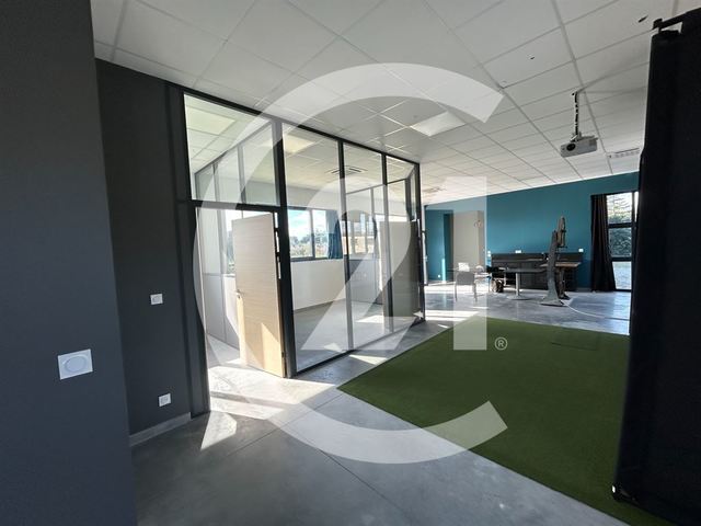 Local commercial à louer - 140.0 m2 - 07 - Ardeche