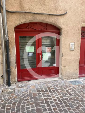 Local commercial à louer - 66.0 m2 - 26 - Drome