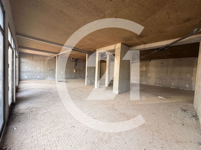 Local commercial à louer - 189.0 m2 - 26 - Drome
