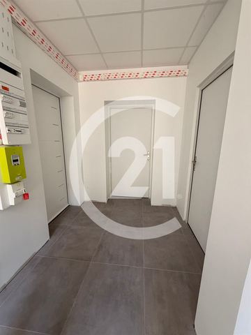 Bureaux à louer - 75.0 m2 - 07 - Ardeche