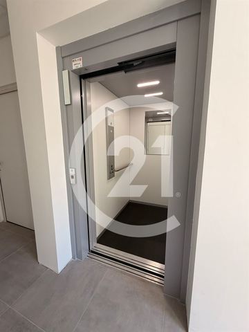 Bureaux à louer - 75.0 m2 - 07 - Ardeche