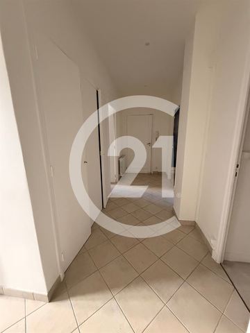 Local commercial à louer - 59.0 m2 - 26 - Drome