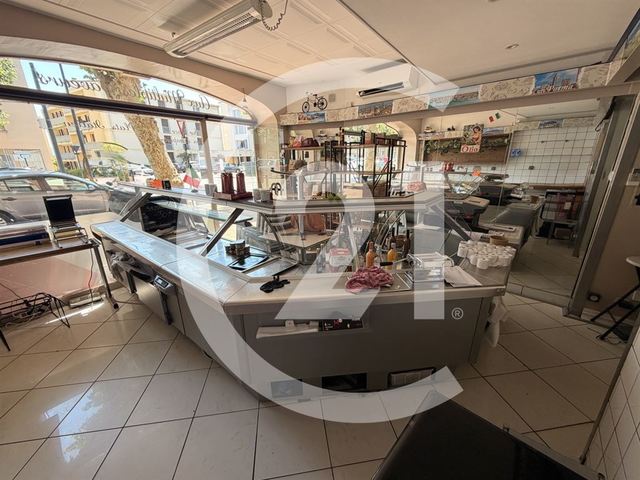 Local commercial à louer - 87.0 m2 - 26 - Drome