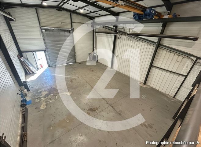 Local industriel à louer - 270.0 m2 - 26 - Drome