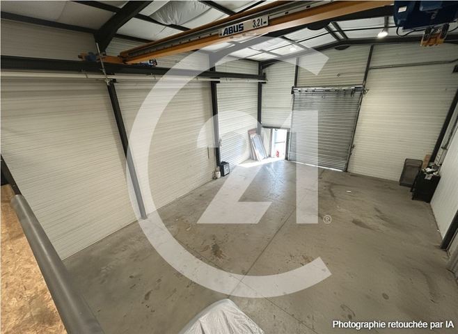 Local industriel à louer - 270.0 m2 - 26 - Drome